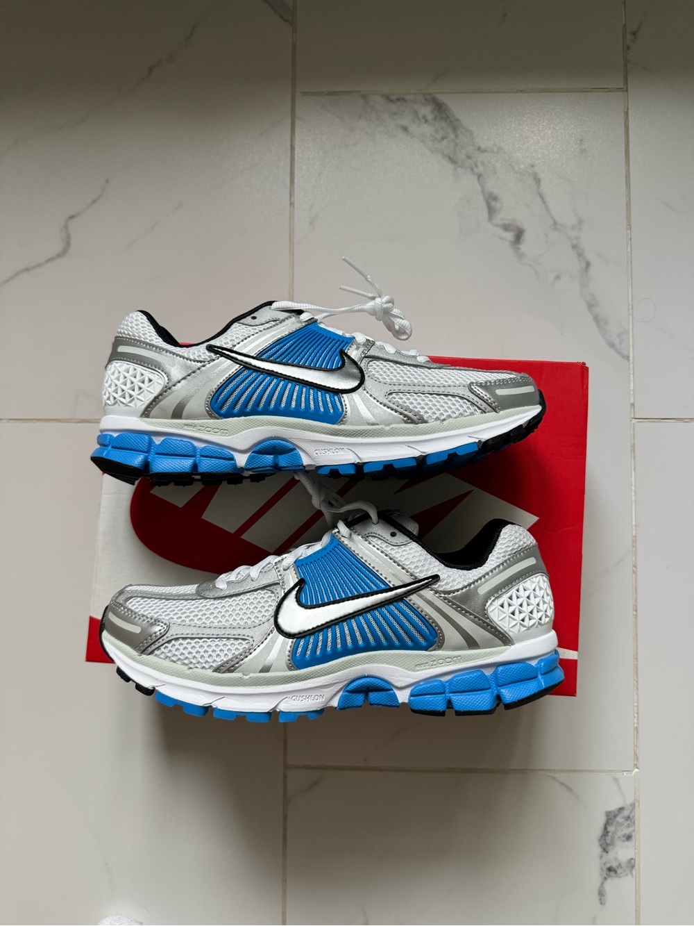 Nike Vomero 5 Silver White and Blue Mesh Running Sneakers